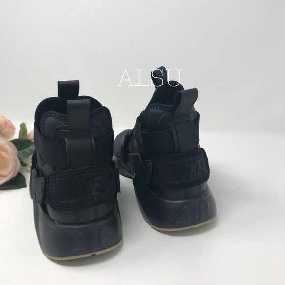 Nike Air Huarache City Black W AUTHENTIC - Picture 5 of 8